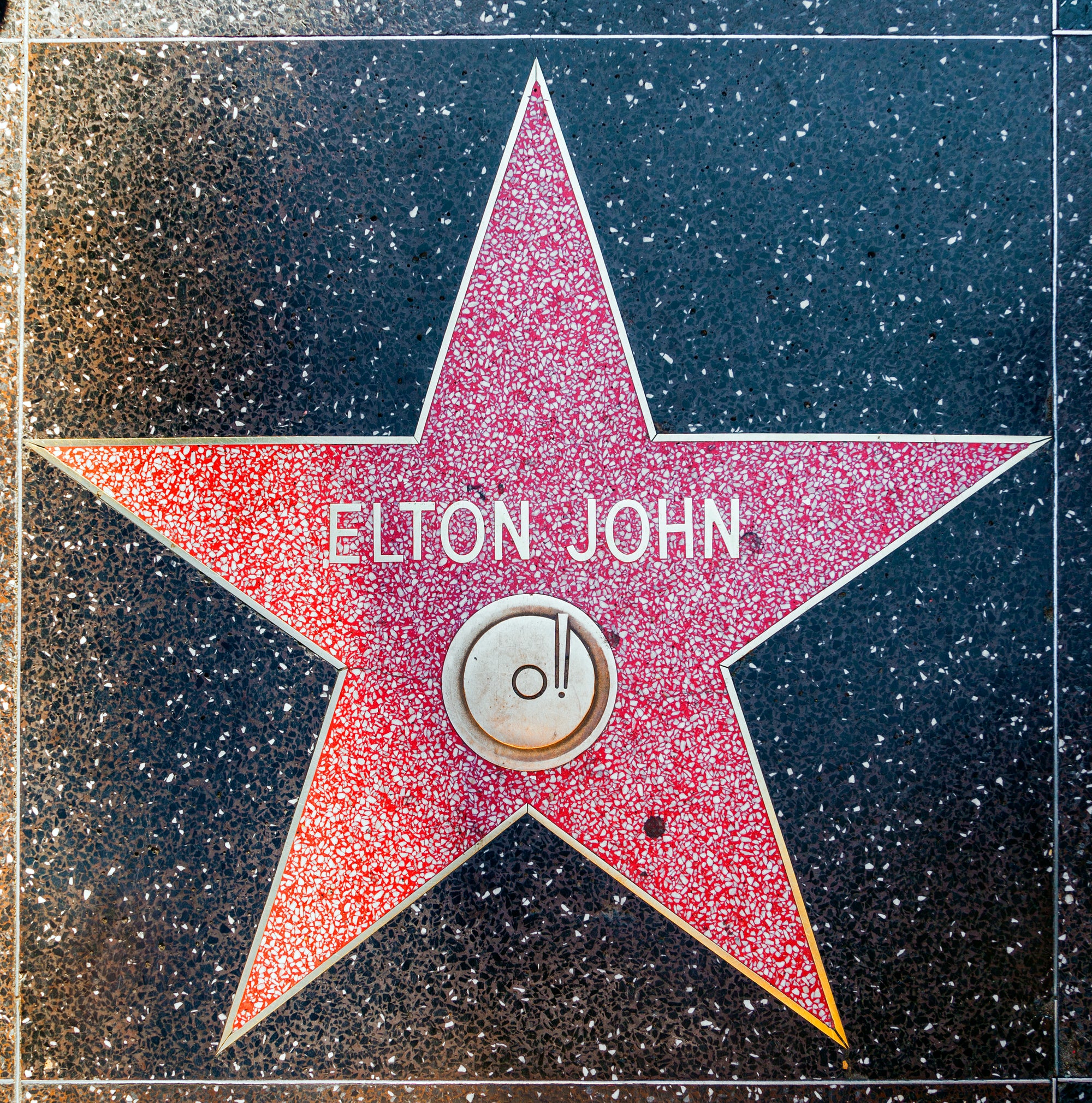 Elton Fans: protect your hearing when he hits Oz!